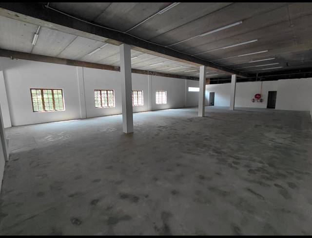 345M² OFFICE TO LET IN HALFWAY GARDENS